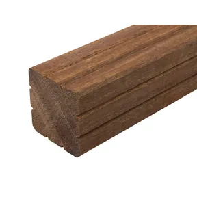 Paal Azobé 65x65mm geschaafd, gegroefd en gepunt 