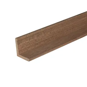 Hoeklat Meranti 45x45mm geschaafd per 10 stuks