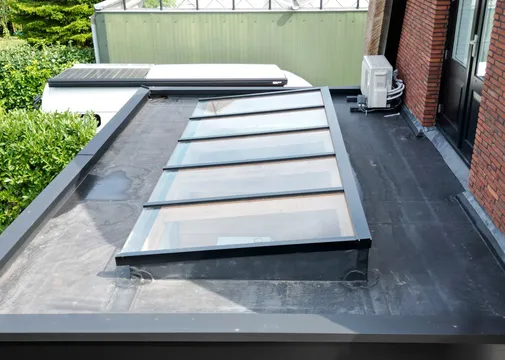 Lichtstraat Lessenaars Douglas ongeïsoleerd - Zwart (RAL 9005)