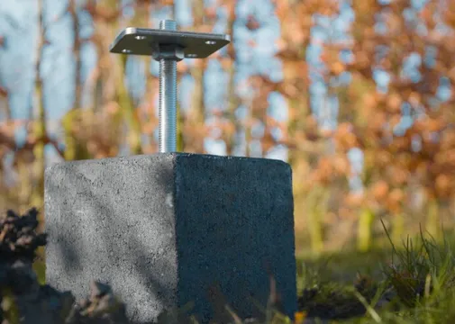 Betonpoer met draadeind en stelplaat 20x20cm (boven maat) 60cm antraciet