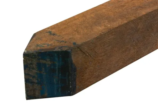 Paal Azobé of Angelim Vermelho 50x50mm bezaagd gepunt 
