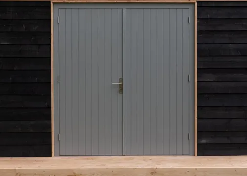 Dubbele deur Meranti buitenmaat 202x221cm met RVS deurbeslag gegrond
