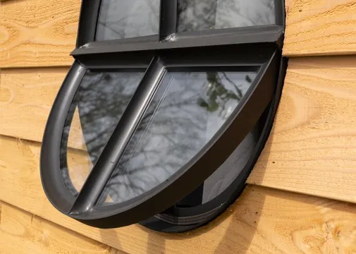 Metalen raam openklapbaar ovaal dubbelglas 51x64x6cm zwart