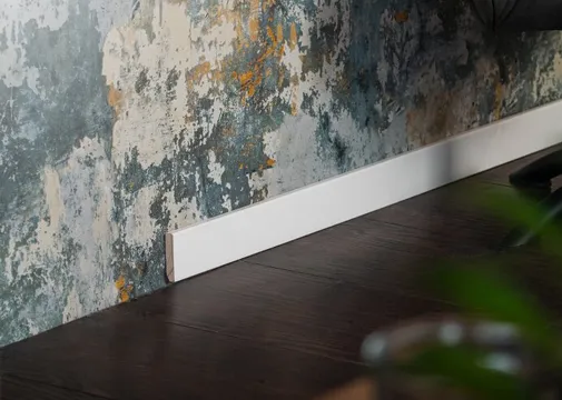 Plint Grenen 12x55mm zichtzijde wit afgelakt per 5 stuks