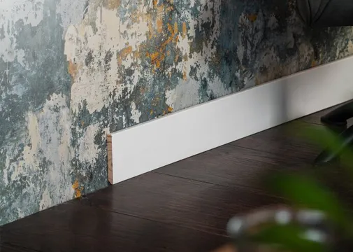 Plint Grenen 12x90mm zichtzijde wit afgelakt per 5 stuks