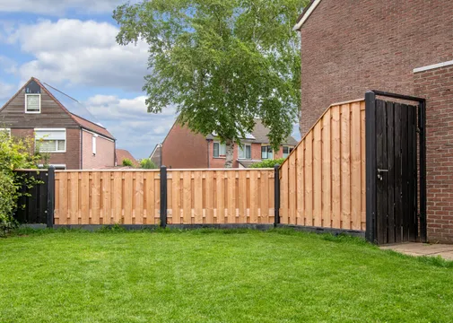 Tuindeur kozijn Grenen zwart gespoten met aanslaglat